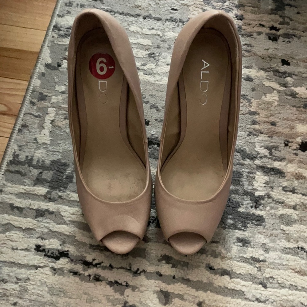 Also nude pump